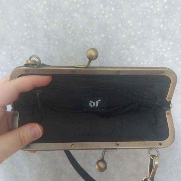 Dangerfield Hand Bag - Picture 3 of 4